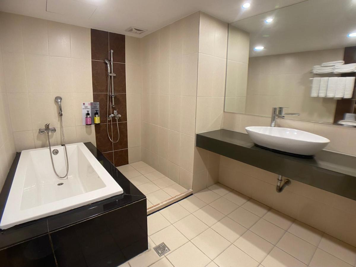 Bonjour Hotel Tajcshung Kültér fotó