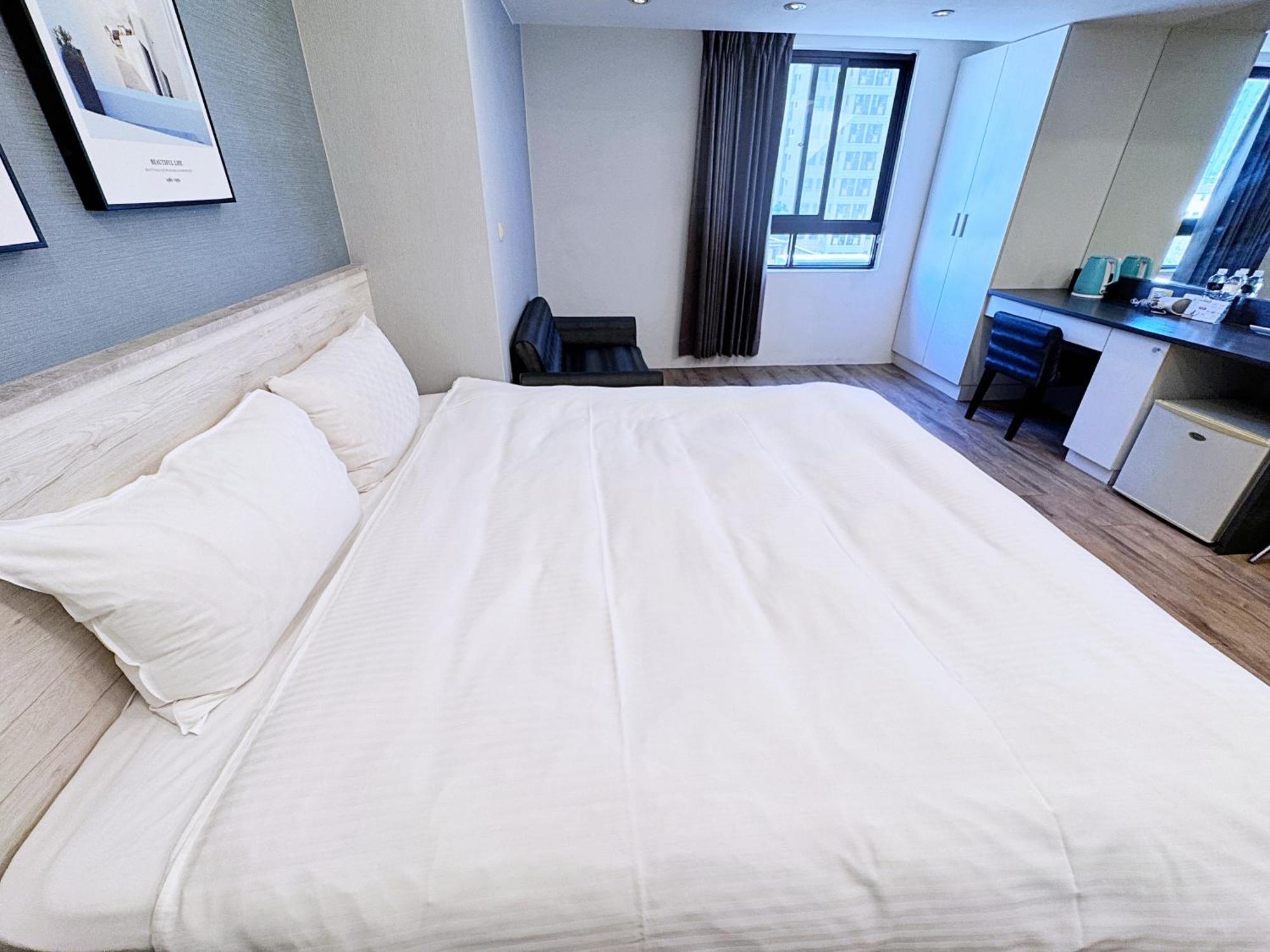Bonjour Hotel Tajcshung Kültér fotó